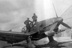 Ju_87_B_Stuka_9.StG_77_Flers_France_July_1940_2
