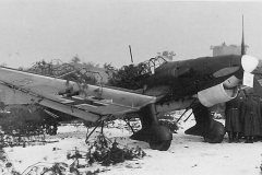 Junkers_Ju-87_STUKA_dive_bomber_winter_Russia