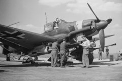 Junkers_Ju_87_G_tank_buster1945
