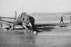destroyed_Ju_87_Stuka_on_beach
