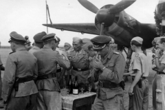 Ju88_4000_Feindflug_Oltn_Hessinger_Italy_1943