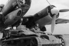 Ju88_Renault_UE_Chenillette