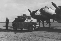 Ju88_VW_Kubelwagen_Agais_Aufklarungsgruppe_2_F_123_1943