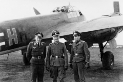 Junkers_Ju88_photo_with_luftwaffe_pilots