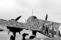 Junkers_Ju_88_in_wellenmuster_camouflage_Italy