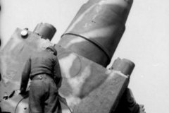 Heavy_mortar_Karl_Gerat_VI_Ziu_Warsaw_Uprising_1944_barrel_2