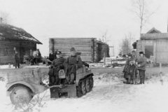 Kettenkrad_with_trailer_Sd_Anh_1_Russia