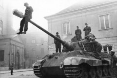 King_Tiger_Budapest_with_zimmerit