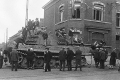 Tiger_2_ss101_113_Mons_sep44_2