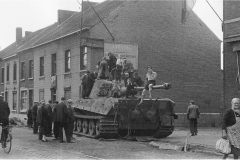 Tiger_2_ss101_113_Mons_sep44_3