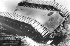 Tiger_2_tank_hull_with_zimmerit