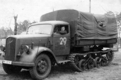Opel_Maultier_WH-1437801_April_1943