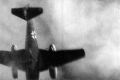 Me_262_8th_AF_gun_camera_footage_2