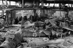 Obertraubling_the_wreckage_of_Me262_Wk_Nr_500488