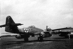 me_262_500210_17_and_112372_Fassburg