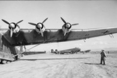 me323_561-1130-33A_Grosseto_Flugzeug_Me_323_Motoren