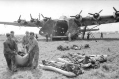 me323_561-1142-21_Grosseto_Flugzeug_Me_323_Verwundetentransport