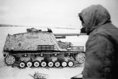 German_tank_destroyer_Nashorn_Ostpreussen_winter