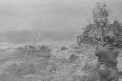 Nashorn_in_combat_Anzio_1944
