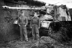 Panzerjager_Nashorn_barrel_with_11_kills