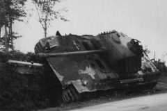 Captured_German_Panzerkampfwagen_V_Panther_Ausf_G_Somewhere_In_France_16_August_1944