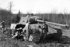 Destroyed_Panther_tank_Germany_1945