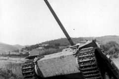 Italy_1944_Panzer_V_Panther_with_zimmerit