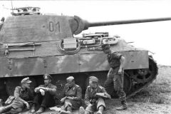Oberst_Langkeit_Panzer_V_Panther_01_of_Panzer-Grenadier-Division_Grossdeutschland_Eastern_Front