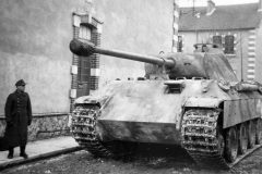 Panther_Ausf_A_with_zimmerit_1944