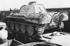 Panther_Ausf_D_number_131_on_flat_car