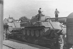 Panther_Ausf_G_1944_rail_transport