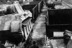 Panther_ausf_D_Bahntransport_