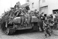 Panther_ausf_G_France_1944_2