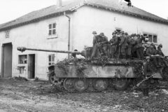 Panther_ausf_G_France_1944_4