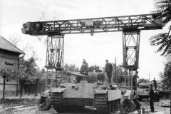 Panther_ausf_G_east_front