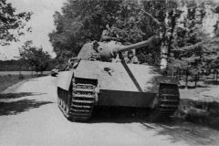 Panther_on_road_1944