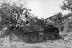 Panther_tank_in_France_1944