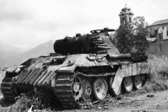 Panther_tank_number_114_with_zimmerit_Italy