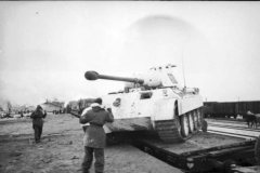 Panther_tank_number_511_winter_camouflage_3