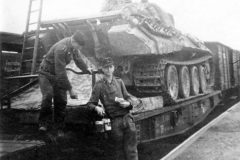 Panther_tank_rail_transport_2