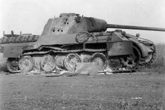 destroyed_tank_Panther_Ausf_D