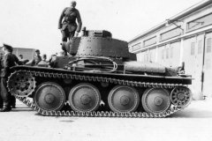 PzKpfw_38t_side_view