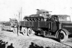 Faun_L_900_and_Panzer_II