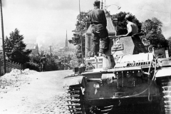 Panzer_II_12_Rouen_1940