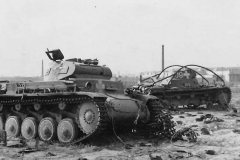 Panzer_II_and_Panzerbefehlswagen_in_Polish_Campaign