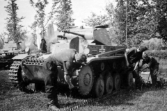 Panzer_II_in_repairs