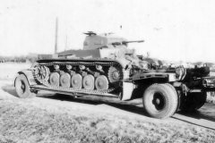 Panzer_II_on_trailer