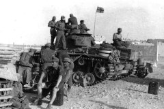 Afrikakorps_Panzer_III_2_1941
