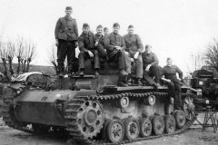 Damaged_Panzer_III_France