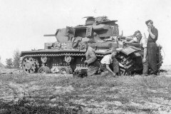 Panzer_III_731_17_Panzer-Division_eastern_front_1942